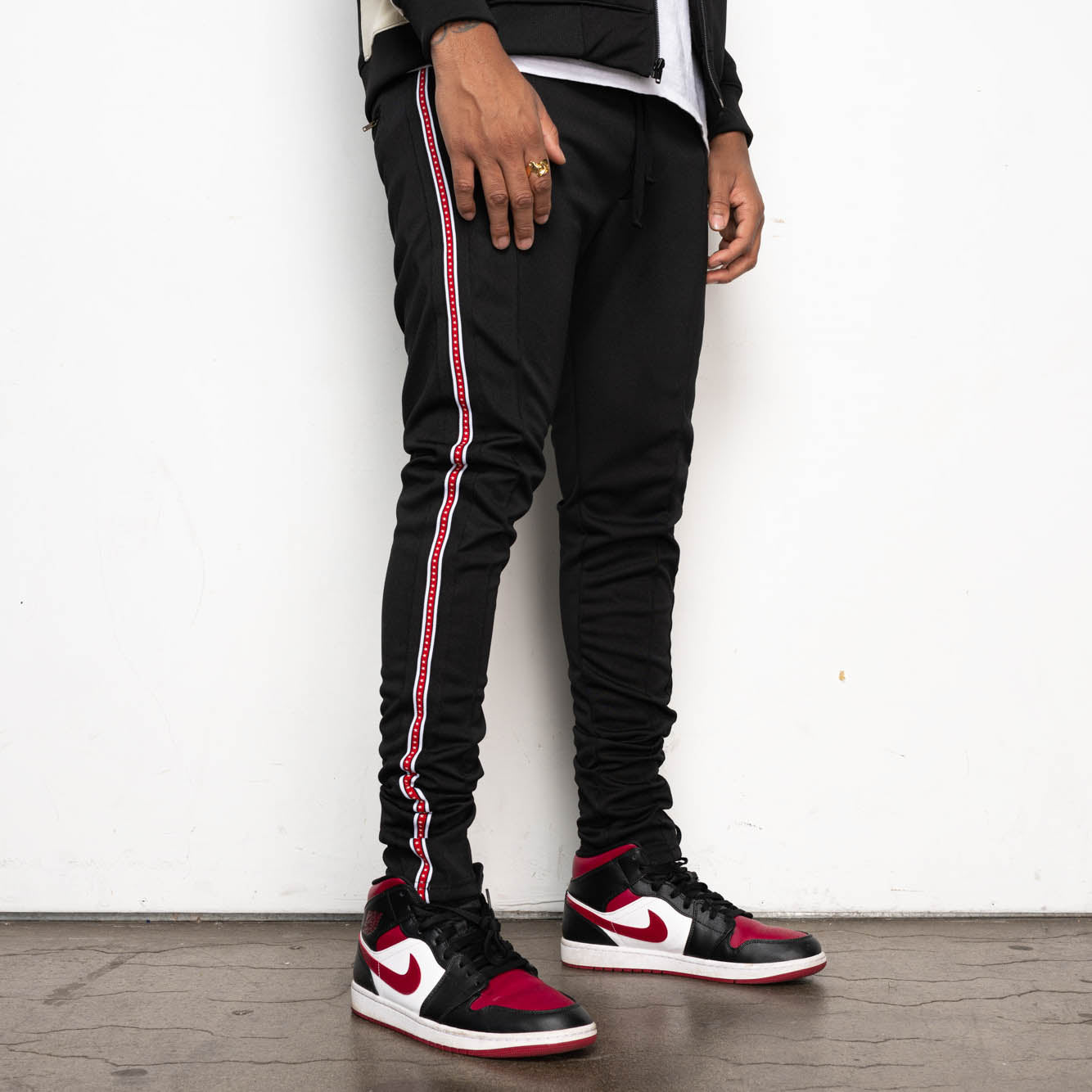 TRACK PANTS (BLACK)